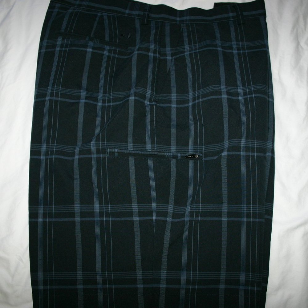Grand Slam Golf Shorts Black with white/gray stripe Side pocket for tees Size 38